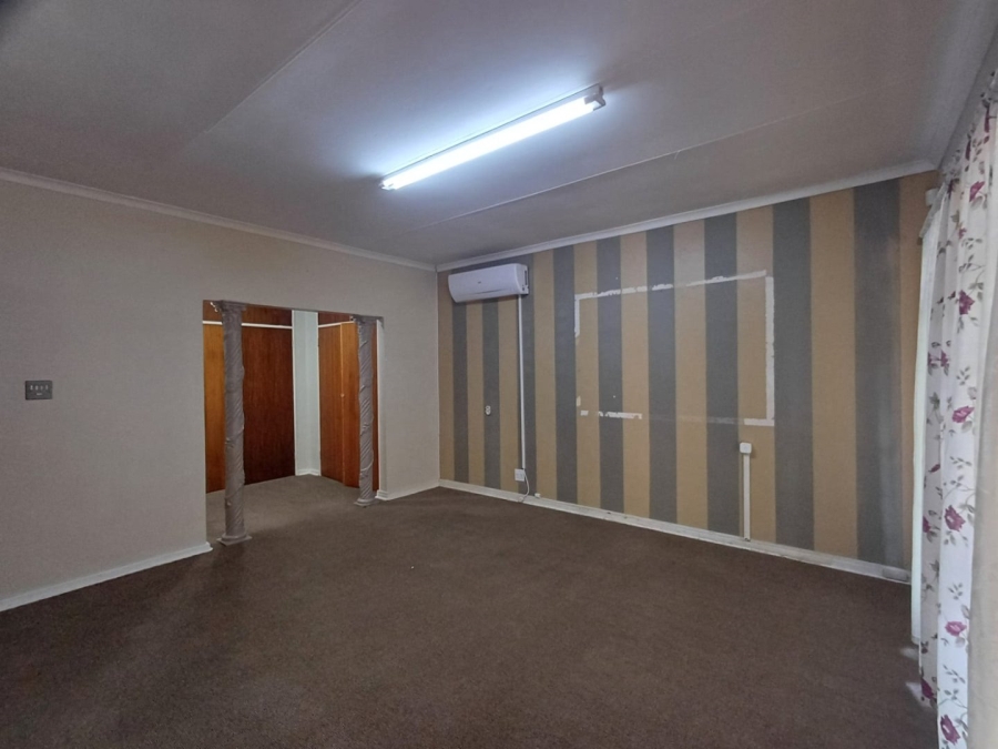 4 Bedroom Property for Sale in Flamwood North West